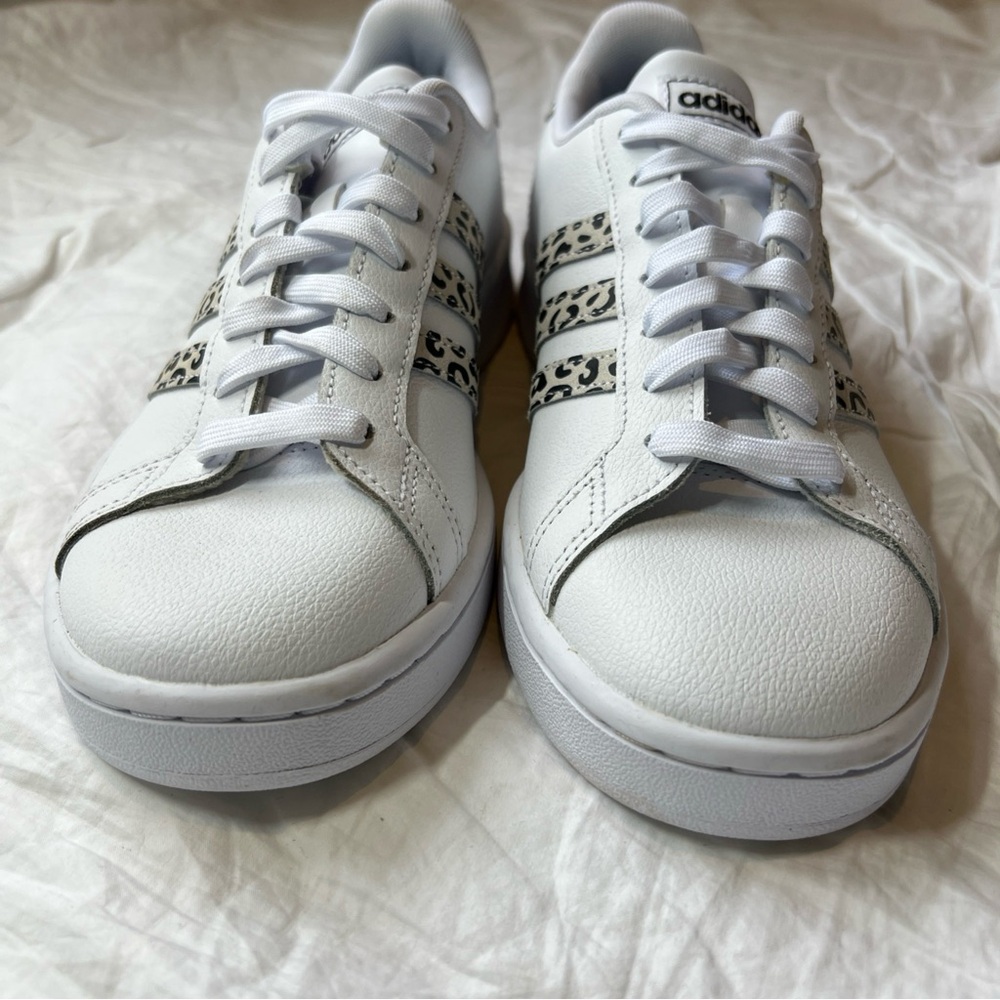 Adidas Womens Grand Court Womens Sneakers White Black Cheetah Size 8 NEW - Picture 6 of 16